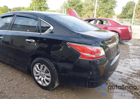 2015 Nissan Altima 2.5/2.5 S/2.5 Sl/2.5 Sv z USA, uszkodzony, nr VIN 1N4AL3AP1FN303492